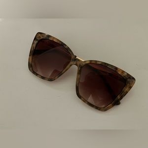 Diff Becky II Cat Eye Sunglasses